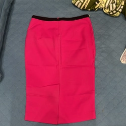 Chân váy chữ A kaki đứng dáng màu hồng đậm dễ mix đồ công sở, chưa mặc lần nào 507015