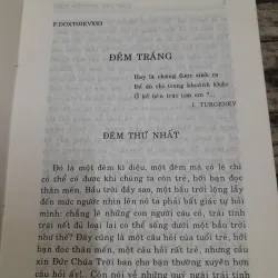 NĂM câu chuyện tình. Người dịch Đoàn Tử Huyến. Nxb Thuận Hóa 2002 748365