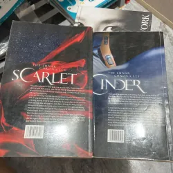 Công chúa mặt trăng - tập 1 ; 2 : CINDER ; SCARLET 960926