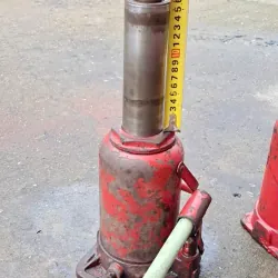 Kích thủy lực 35Ton Nhật bãi (hay còn gọi là con đội thủy lực, kích chai)