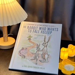 Sách bìa cứng The Rabbit Who Wants to Fall Asleep: A New Way of Getting Children to Sleep