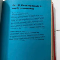 World Armaments and Disarmament: SIPRI Yearbook 1976 - Stockholm International 998455
