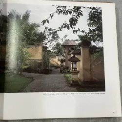 TROPICAL ARCHITECTURE AND INTERIORS - TAN HOCK BENG 796164