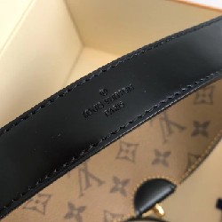 Túi LV Bento Box hiếm  10341
