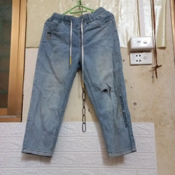 Quần jeans sáng màu co dãn tốt