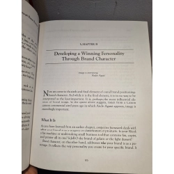 CREATING BRAND LOYALTY : The Management of Power Positioning and Really Great Advertising - Richard D. Czerniawski & Michael W. Maloney 201695