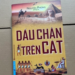 Dấu chân trên cát