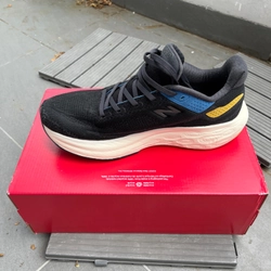 Giày chạy bộ nam New Balance EU44 màu đen 527576