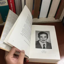 II Văn Học: Đường Vào Thơ _ Truyện Kiều Và Chủ Nghĩa Hiện Thực - Lê Đình Kỵ - 2015 709008