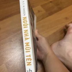 A. E. W. Marson - Ngôi nhà mũi tên 797643