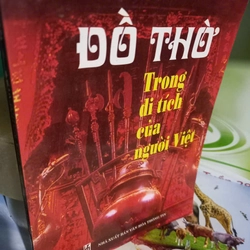 đồ thờ trong di tích của người việt