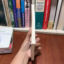 II Văn Học: Những Bóng Người Trên Đất - Nhiều Tác Giả - 2009 785605