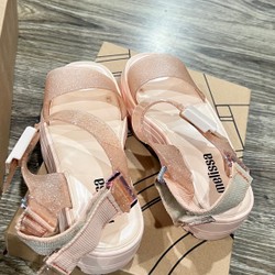 Sandal mới 100%, size 36-36.5 đi vừa