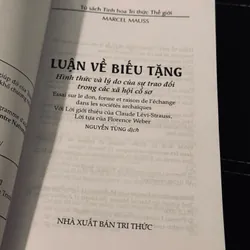 Luận về biếu tặng 553354