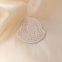 【Khuyến mãi】Áo khoác MONCLER 638140