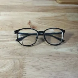 Tặng Kính cận 4 độ đổi màu khi ra đường