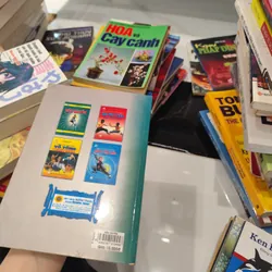 Hầu Quyền.  564454