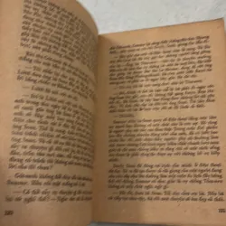 Tối hậu thư dưới cổng vàng 1022039