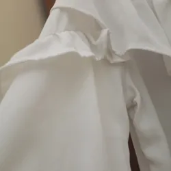 Áo kiểu bèo nhún trắng Size S-M mới 90% 572189