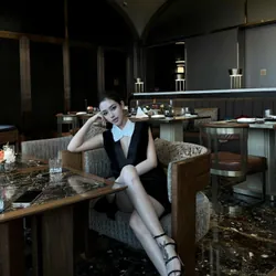 RÉNEE đầm cổ ren 726602