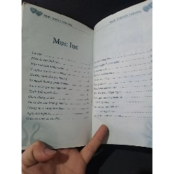 Trọn tình yêu thương mới 80% bẩn bìa, ố nhẹ, có chữ viết 2008 Kỳ Thư HCM1604 VĂN HỌC 919008