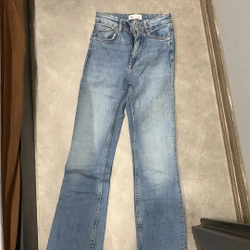 Quần jean zara sz 32, form bé. 40-42kg 276388