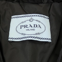 Áo khoác PRADA với logo hình tam giác 291967 S212 1WQ9 631592