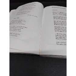 Thi nhân Việt Nam Hoài Thanh - Hoài Chân mới 70% ố có viết trang đầu bong gáy và highlight ít 2006 HCM.ASB0609 916742