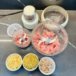 UNIE UM366 – Máy xay thịt nhỏ gọn, dễ vệ sinh 723262