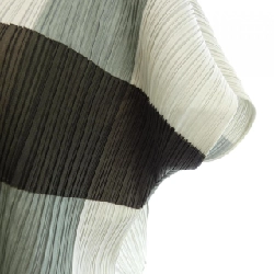 Pleats Please 2010 Kiểm tra khối PP03-J0505 7565078 Áo cardigan 631265