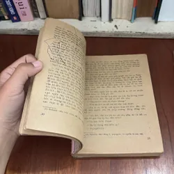 II Sách Xưa, Tiểu Thuyết Trinh Thám: Con Kỳ Nhông - MORRIS WEST - 1988 590495