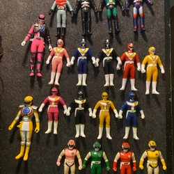 17 Mô hình siêu nhân của bandai size 12cm sản xuất năm 80s 520915