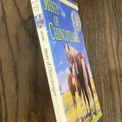 ✨𝑴𝒊𝒔𝒕𝒚 𝒐𝒇 𝑪𝒉𝒊𝒏𝒄𝒐𝒕𝒆𝒂𝒈𝒖𝒆✨ (Newbery Honor Book) 709264