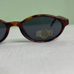 Kính cổ điển vintage - mặt vừa & nhỏ ( còn tem ) 549836
