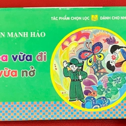 Hoa Vừa Đi Vừa Nở - Trần Mạnh Hảo