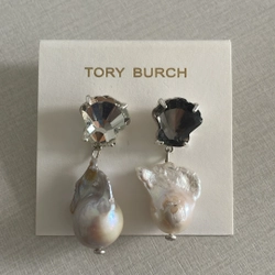 Đôi khuyên tai Tory Burch ngọc trai Baroque thật