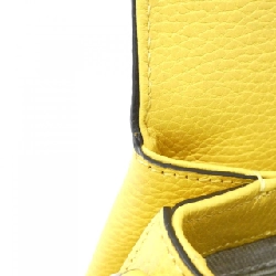 Túi đeo vai Gucci 607720 CAO0G - Hàng hiệu Authentic 802575