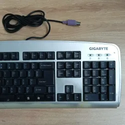 Bàn phím cũ GIGABYTE