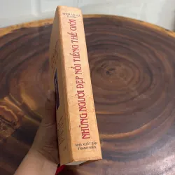 II Sách Hay: Những Người Đẹp Nổi Tiếng Thế Giới - Nhóm Tác Giả Elicom - 2004 990823
