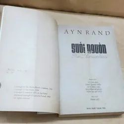 Tác phẩm văn học kinh điển Mỹ của nhà văn Ayn Rand: SUỐI NGUỒN 716972