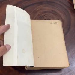 II Văn Học: Bến Bão - FRANK SLAUGHTER - Lâm Đới Châu (Dịch) - 1988 1008958