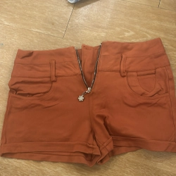 Quần short nữ và chân váy ngắn chữ A 503109