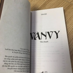 Vân Vy - Thuận (đẹp, như mới) (tiệm cũng có cuốn Paris 11 tháng 8) 377762