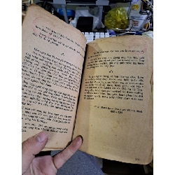 Giấy trắng Triệu Xuân Tiểu thuyết mới 70% ố 1985 Văn học Việt Nam HCM1709 923239