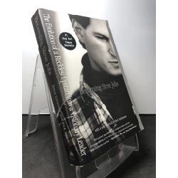 Becoming Steve Jobs mới 85% bẩn nhẹ Brent Schlender, Rick Tetzeli HPB1408 NGOẠI VĂN