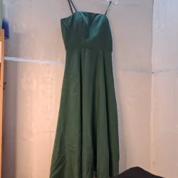 Đầm 2 dây  còn mới chưa sử dụng