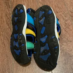 Sandal bé trai size 32 (210) 728699