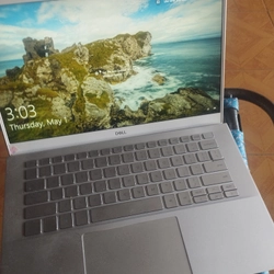 Dell mới 99.99% chia lại nửa giá