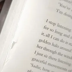 Fault Lines by Nancy Huston (khổ lớn, bìa cứng, có vài tráng giấy bị như hình) 748350