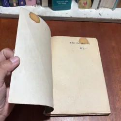 II Tựa sách: Bài Thơ Thôn Vĩ _ Thơ Viết Về Huế Trước 1945 - Nhiều tác giả nổi tiếng - 1987 433359